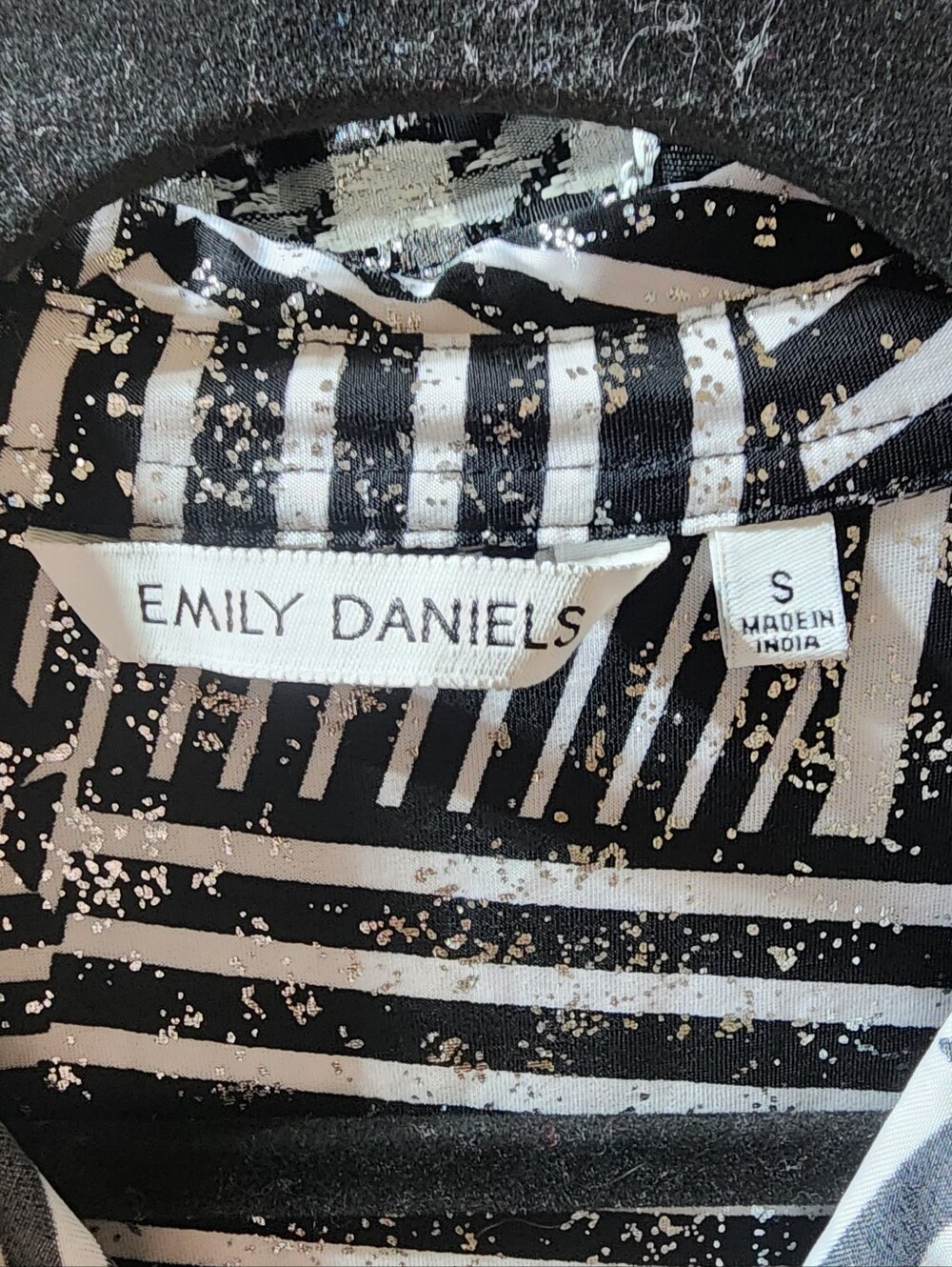 Emily Daniels Geometric Sleeveless Blouse Size Small Mod Art Print - Picture 6 of 7